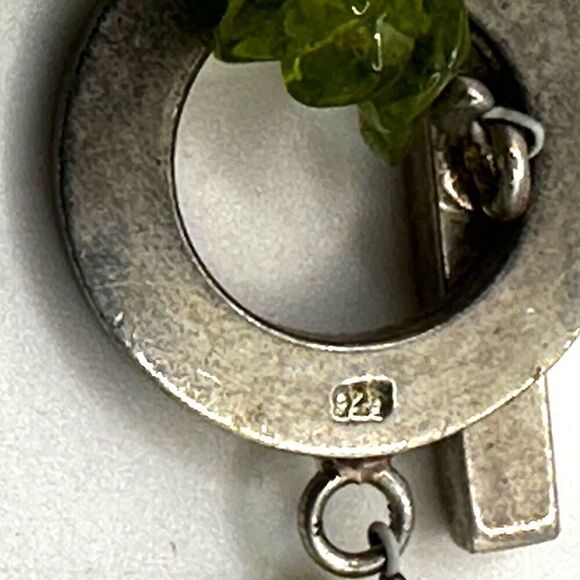 Peridot sterling silver luck toggle bracelet - Picture 8 of 11